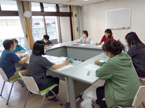 スタッフミーティング